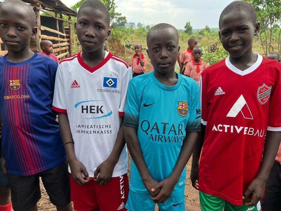 TuS Trikot in Kampala